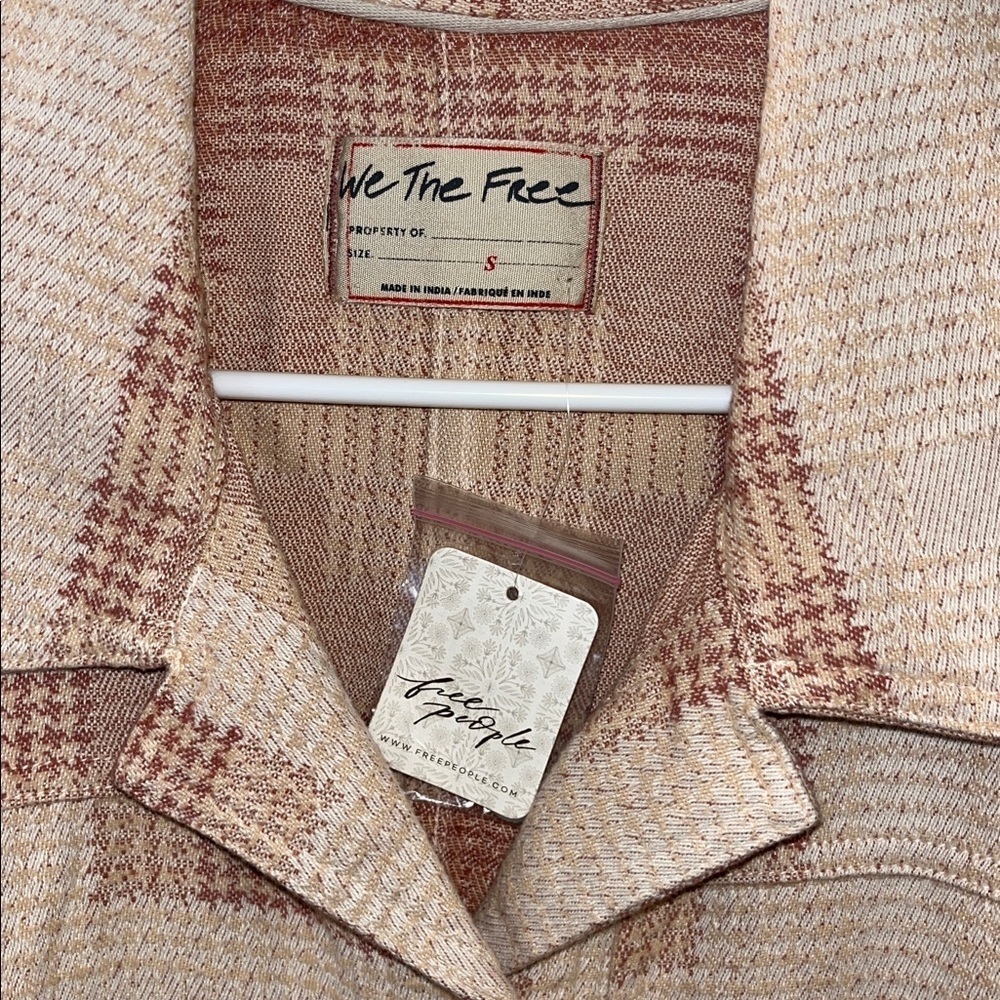 🆕 FREE PEOPLE WE THE FREE KEEP IT COZY SHIRT Oversized Small BERRY COMBO Cotton - Picture 7 of 14